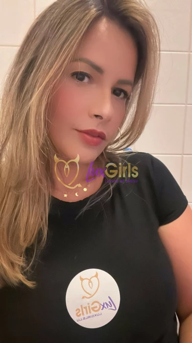 escorte-luxe-blonde-kira-luxxx-1